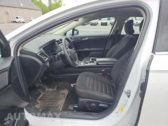 2018 Ford Fusion S - miniatura 3