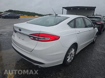 2018 Ford Fusion S – miniatura 4