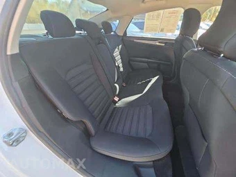 2018 Ford Fusion SE – miniatura 17