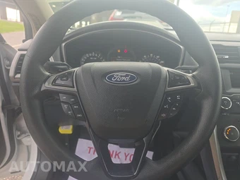 2018 Ford Fusion SE – miniatura 10