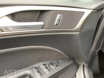 2018 Ford Fusion SE - miniatura 15