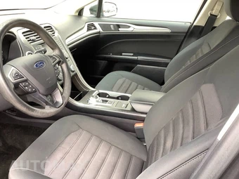 2018 Ford Fusion SE - miniatura 17