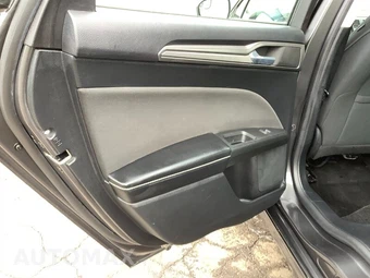2018 Ford Fusion SE - miniatura 24