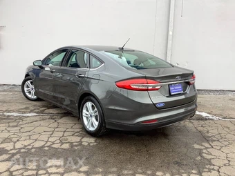 2018 Ford Fusion SE - miniatura 4