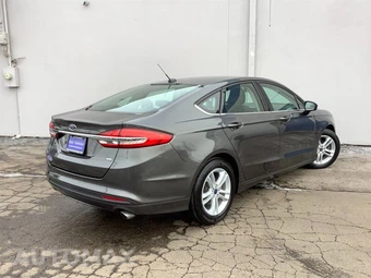2018 Ford Fusion SE - miniatura 8