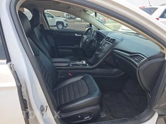 2018 Ford Fusion SE - miniatura 8