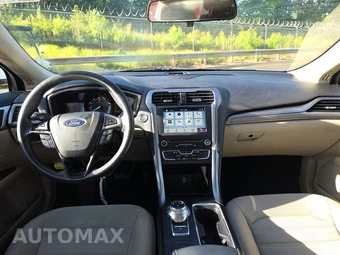 2018 Ford Fusion SE – miniatura 11