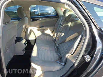 2018 Ford Fusion SE – miniatura 13