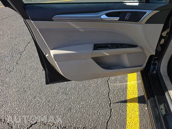 2018 Ford Fusion SE – miniatura 9