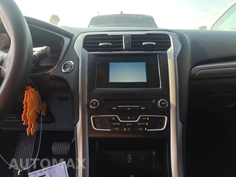 2018 Ford Fusion SE - miniatura 11