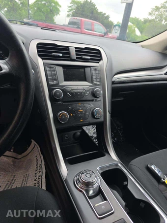 2018 Ford Fusion SE – miniatura 10