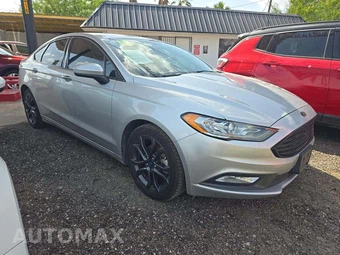 2018 Ford Fusion SE - miniatura 4