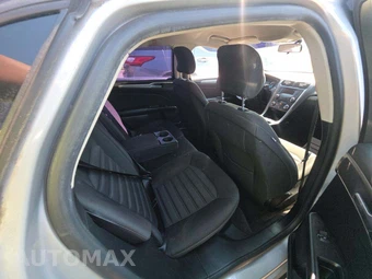 2018 Ford Fusion SE - miniatura 16