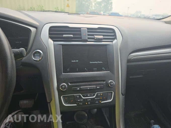 2018 Ford Fusion SE – miniatura 10