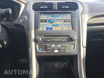 2018 Ford Fusion SE – miniatura 11