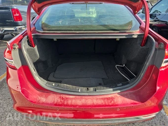 2018 Ford Fusion SE – miniatura 16