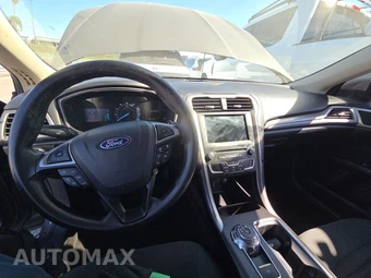 2018 Ford Fusion SE – miniatura 11