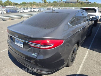2018 Ford Fusion SE – miniatura 4