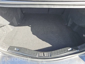 2018 Ford Fusion SE - miniatura 16