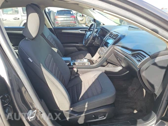 2018 Ford Fusion SE - miniatura 8