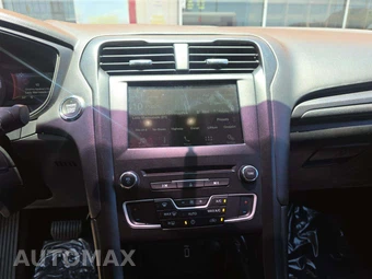 2018 Ford Fusion SE - miniatura 10