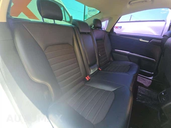 2018 Ford Fusion SE - miniatura 16