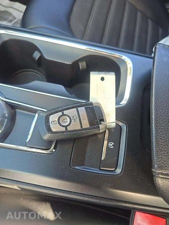 2018 Ford Fusion SE - miniatura 8