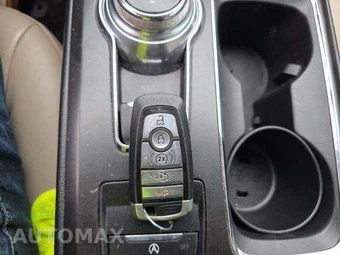 2018 Ford Fusion SE – miniatura 9