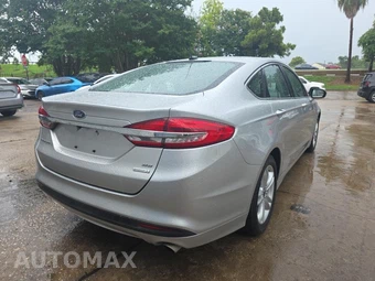 2018 Ford Fusion SE – miniatura 4