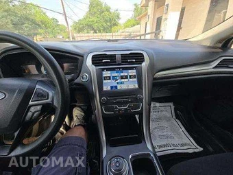 2018 Ford Fusion SE – miniatura 11