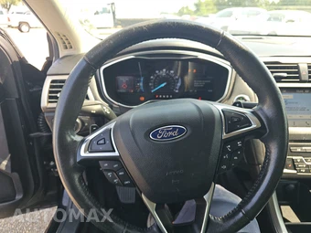 2018 Ford Fusion SE – miniatura 10