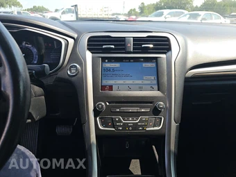 2018 Ford Fusion SE – miniatura 11