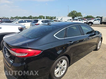 2018 Ford Fusion SE – miniatura 4