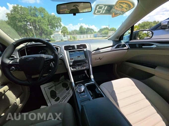 2018 Ford Fusion SE – miniatura 10