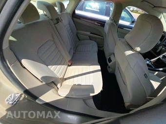 2018 Ford Fusion SE – miniatura 16