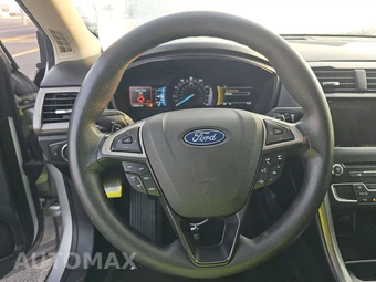 2018 Ford Fusion SE - miniatura 10