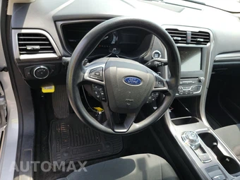 2018 Ford Fusion SE – miniatura 10