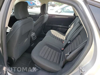2018 Ford Fusion SE – miniatura 13