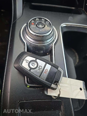 2018 Ford Fusion SE - miniatura 8