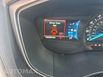 2018 Ford Fusion SE – miniatura 15