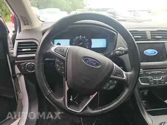 2018 Ford Fusion SE – miniatura 10
