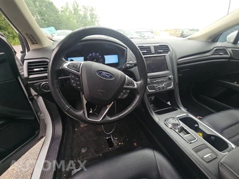 2018 Ford Fusion SE – miniatura 11