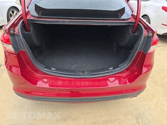 2018 Ford Fusion SE – miniatura 14
