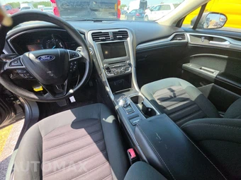 2018 Ford Fusion SE – miniatura 11