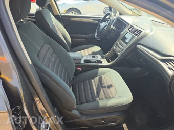 2018 Ford Fusion SE – miniatura 8