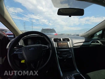 2018 Ford Fusion SE – miniatura 11