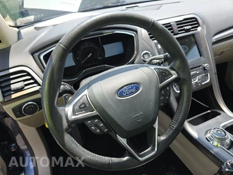 2018 Ford Fusion SE - miniatura 10