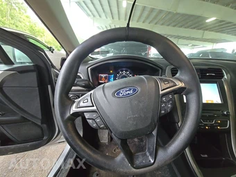 2018 Ford Fusion SE – miniatura 10