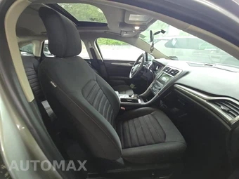 2018 Ford Fusion SE – miniatura 8