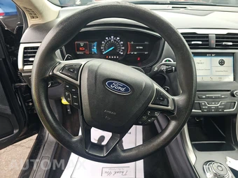 2018 Ford Fusion SE – miniatura 10